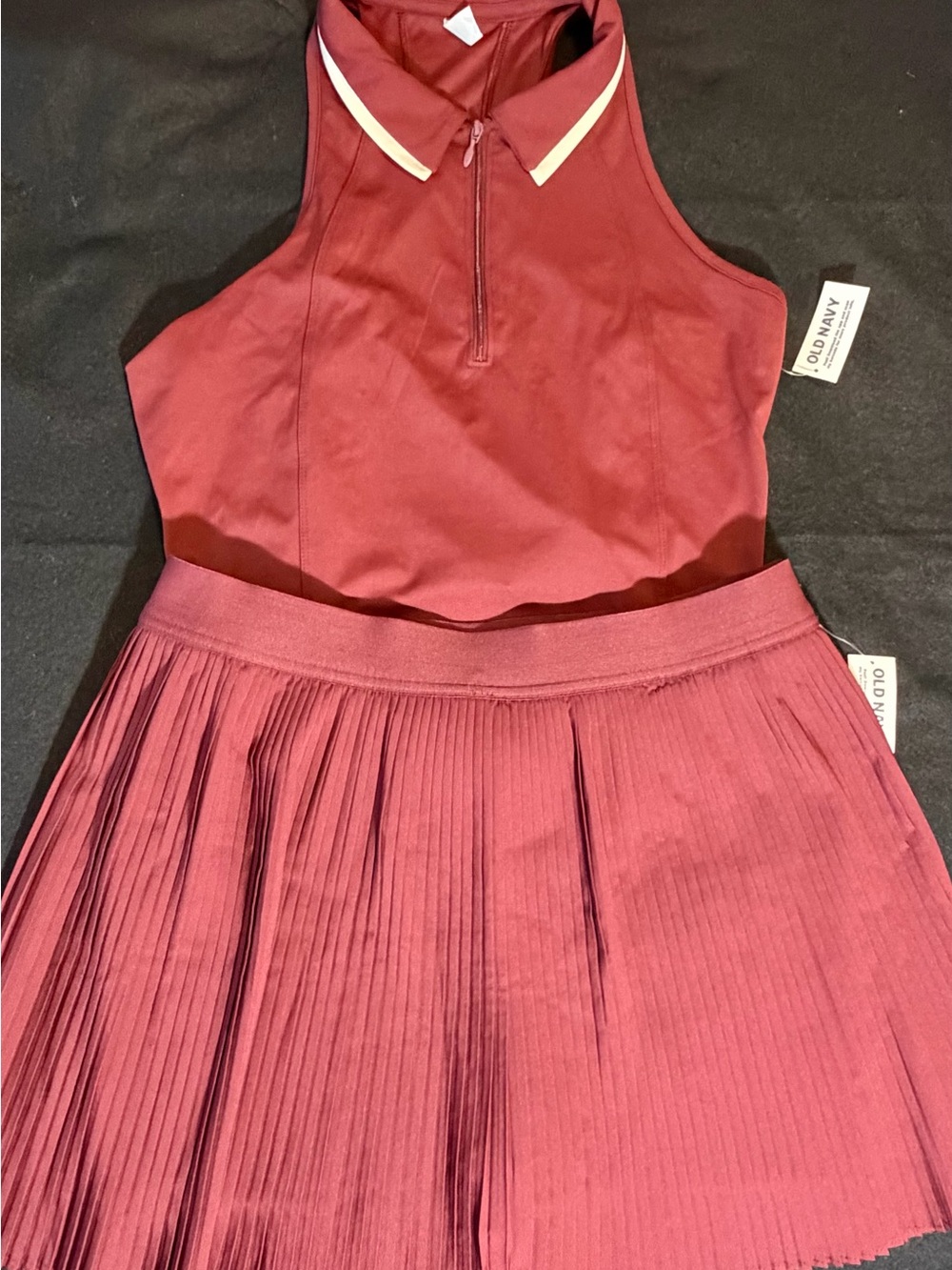 Old Navy Women Burgundy Sleeveless Polo with contrast trim and pleated skort